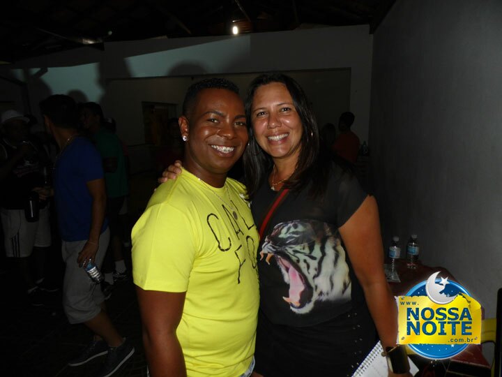 B-Day Tree Trações