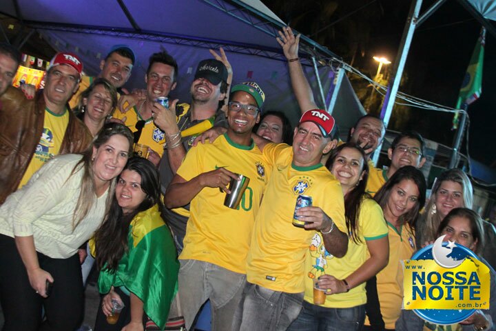 Castelinho - Brasil e Camarões