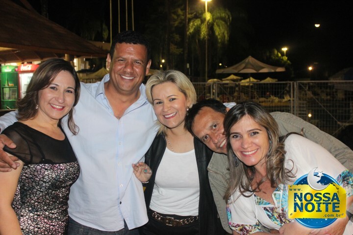 Castelinho – Henrique e Leoni