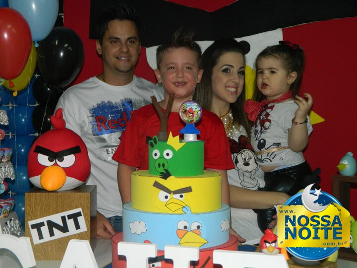 Caue e Rafaela - Circus Magia