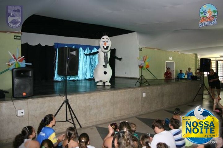 Apresentação musical do Frozzen